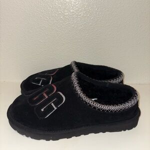 BRAND NEW: Men’s UGG Black Suede Slippers